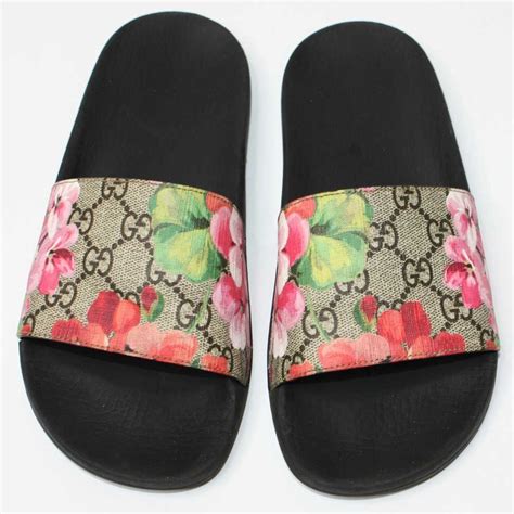 gucci pursuit bloom slides